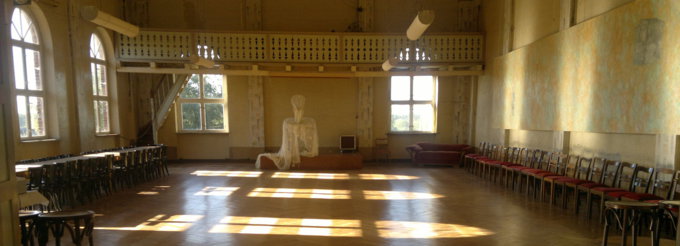 http://www.ballsaal-tucholski.de